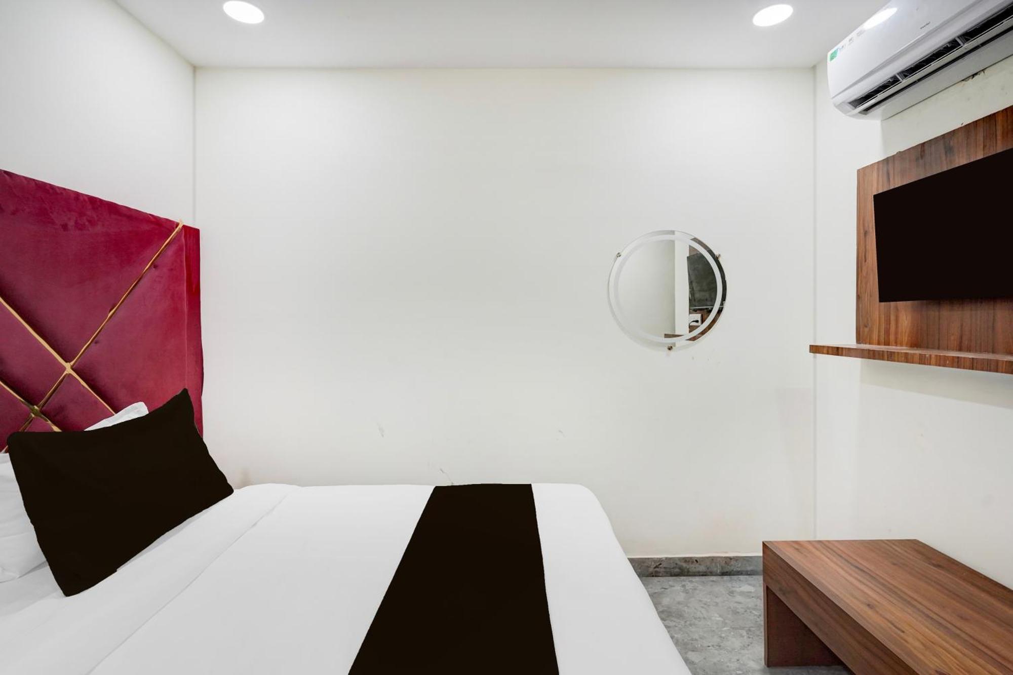 Hotel O Indirapuram Grand Газиабад Экстерьер фото